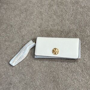 Tory Burch; wallet wristlet; cream; never used; amazing condition